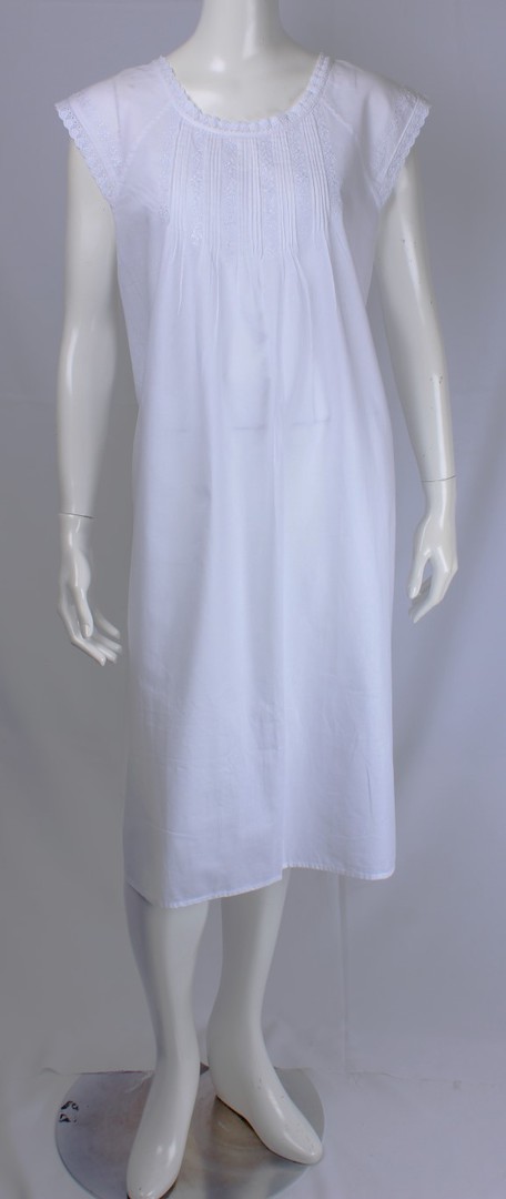 Alice & Lily nightie w lace trim neck and arms, embroidered w pleats  white  STYLE :AL/ND-485 image 0